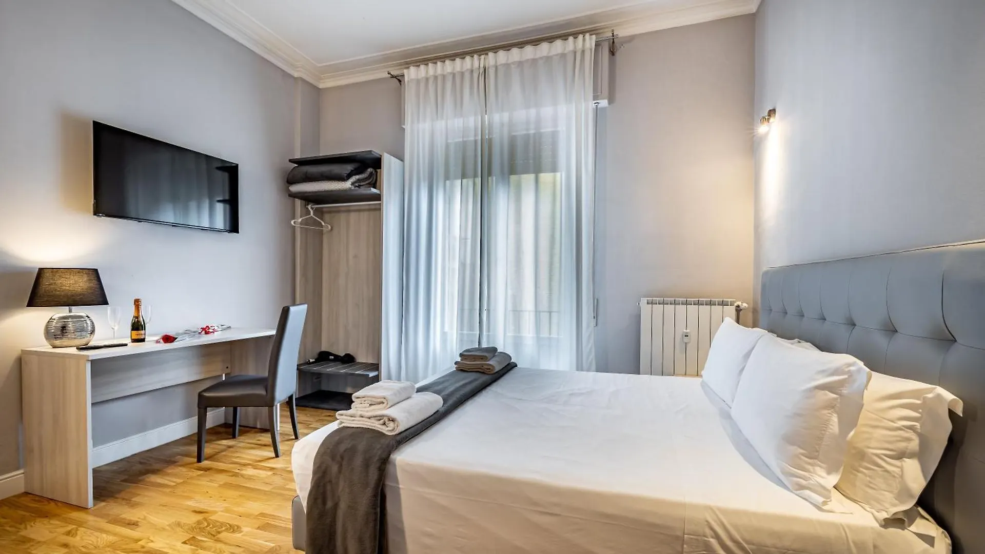לינה וארוחת בוקר פירנצה Residenza24 2*,